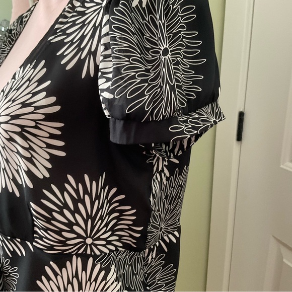 VIOLET & CLAIRE NEW YORK, BLACK AND WHITE FLORAL PRINT, SIZE: L - Picture 3 of 12